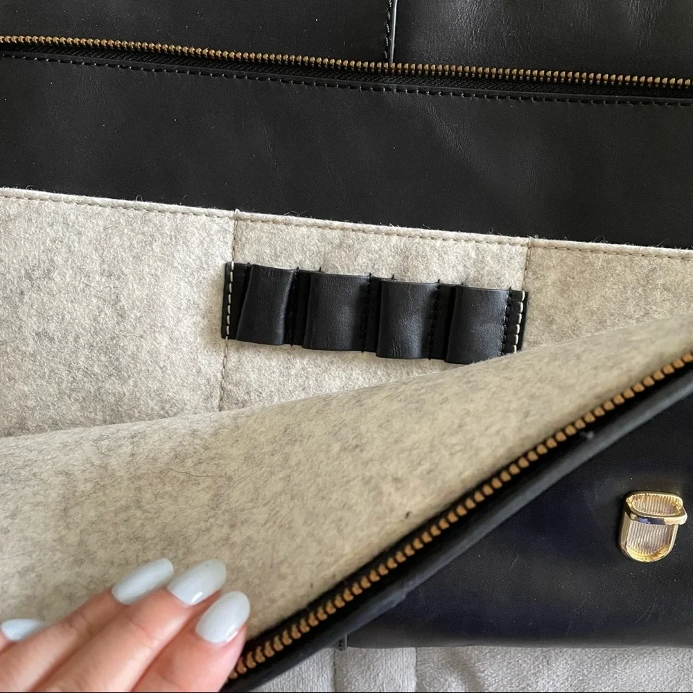 Skagen Black Leather Messenger Bag